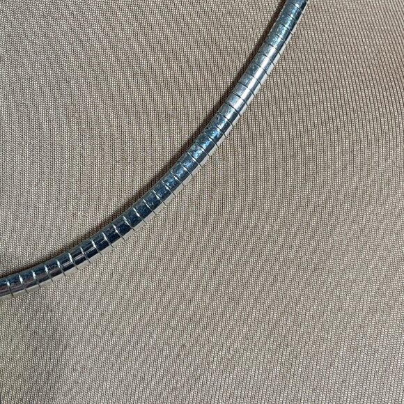 Murano Style Art Glass Necklace Pendant Silver Tone Omega Green Blue - Picture 3 of 6